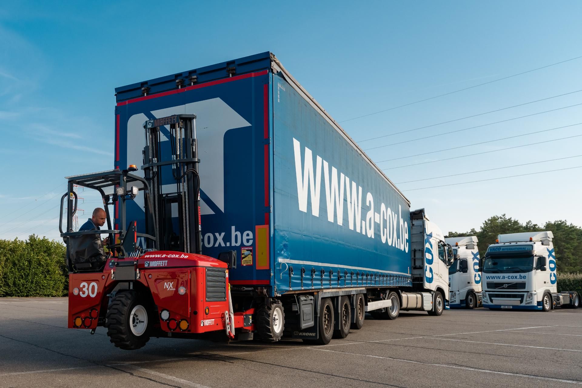 A. Cox Transport is de probleemoplosser voor logistieke uitdagingen